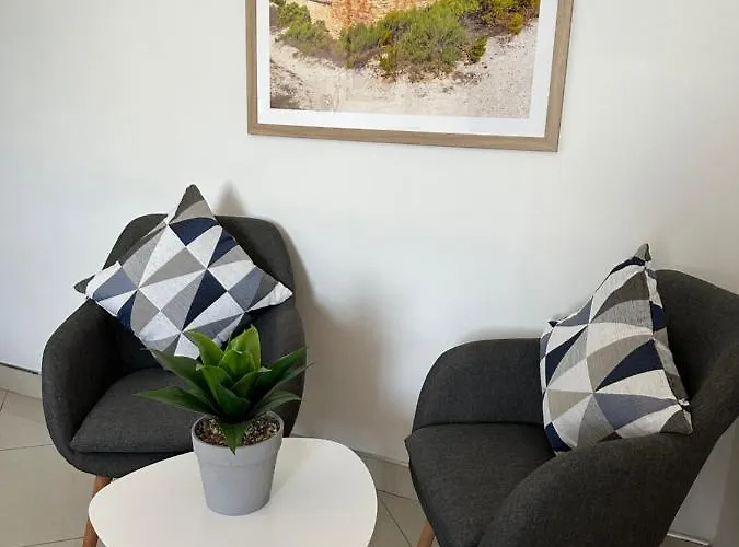 The House בית הארחה