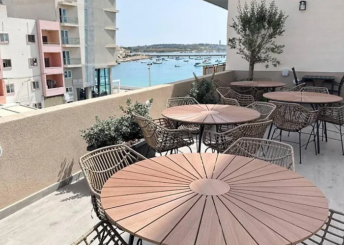 Konukevi The House 4*